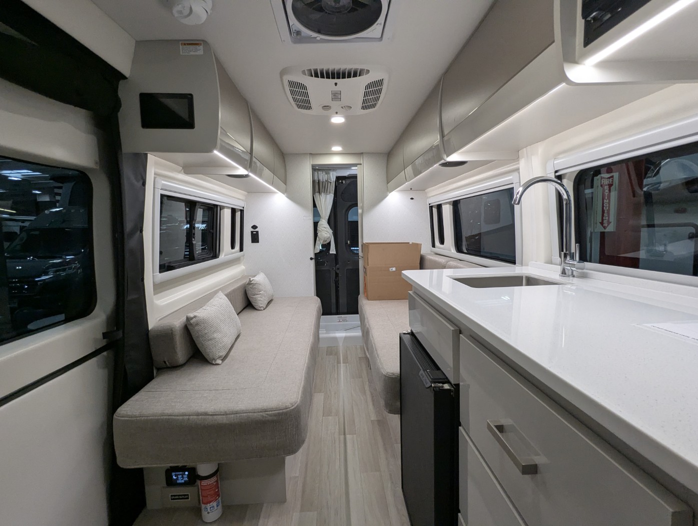 2027 Thor Motor Coach Tellaro 20L - Image 24