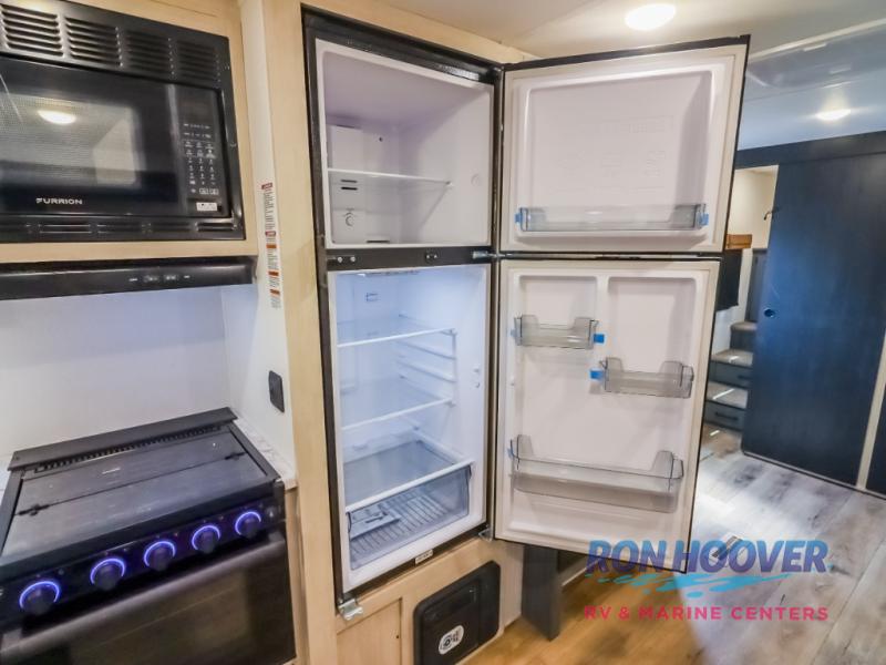 2026 PALOMINO 337BH - Image 17