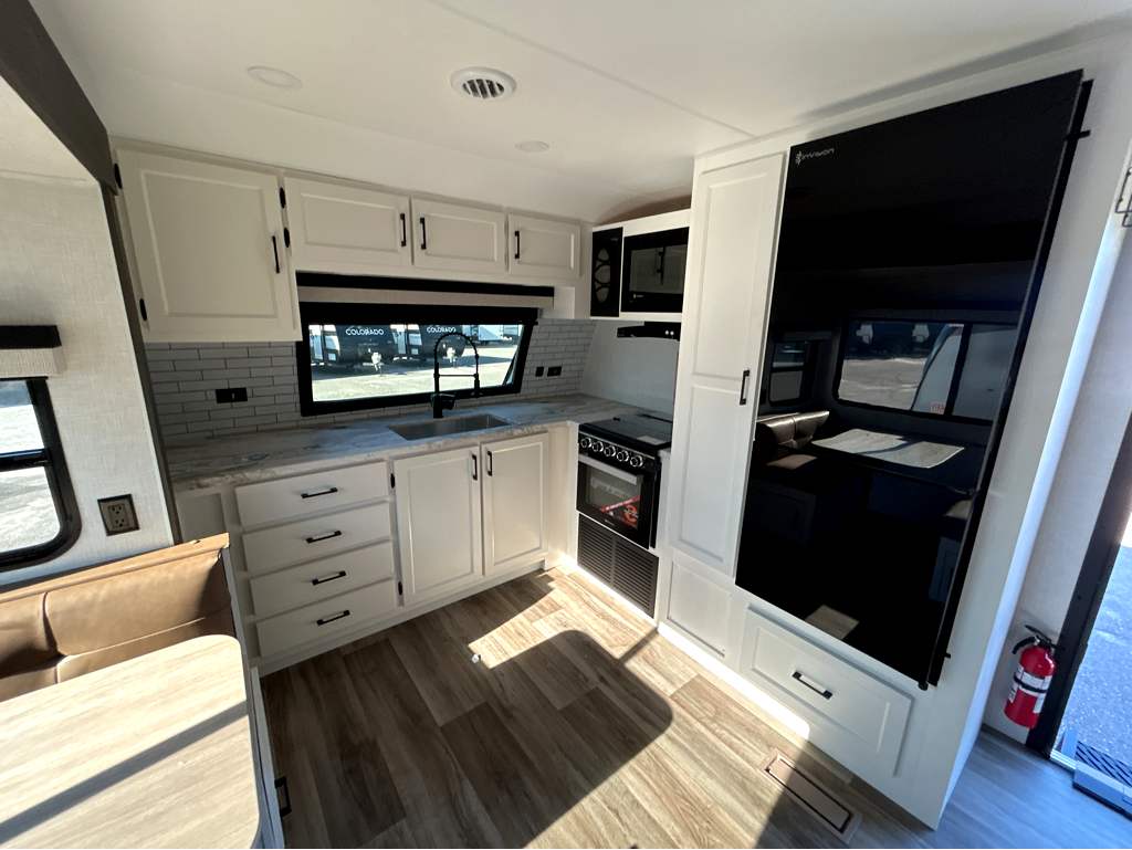 2026 VENTURE RV SPORTTREK 251VFK - Image 12