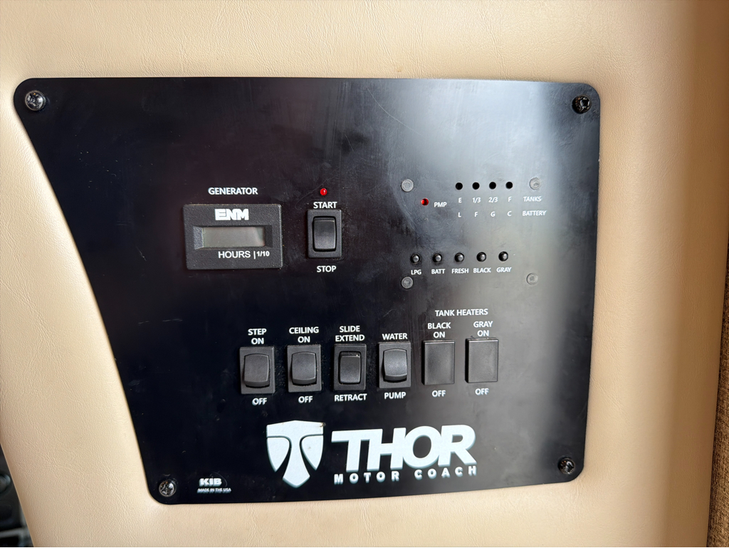 2019 Thor Motor Coach FOUR WINDS 24WS - Image 26