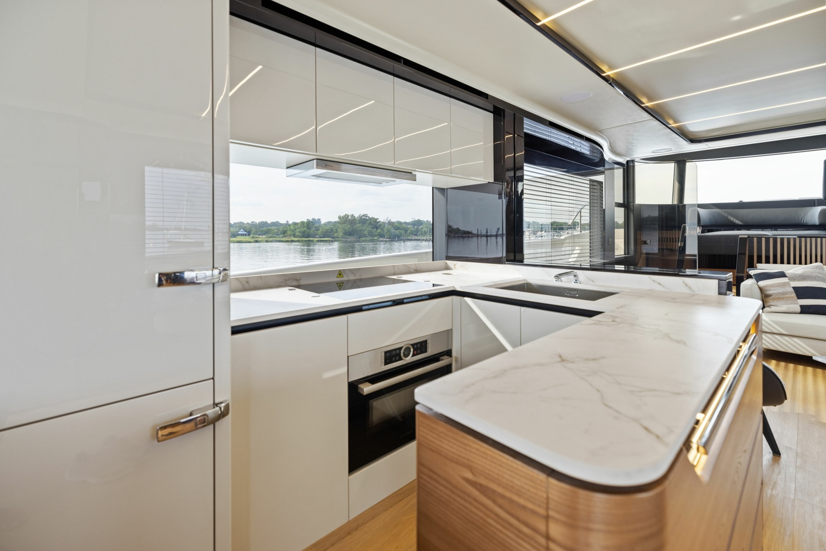 2024 Absolute Navetta 64 - Image 37