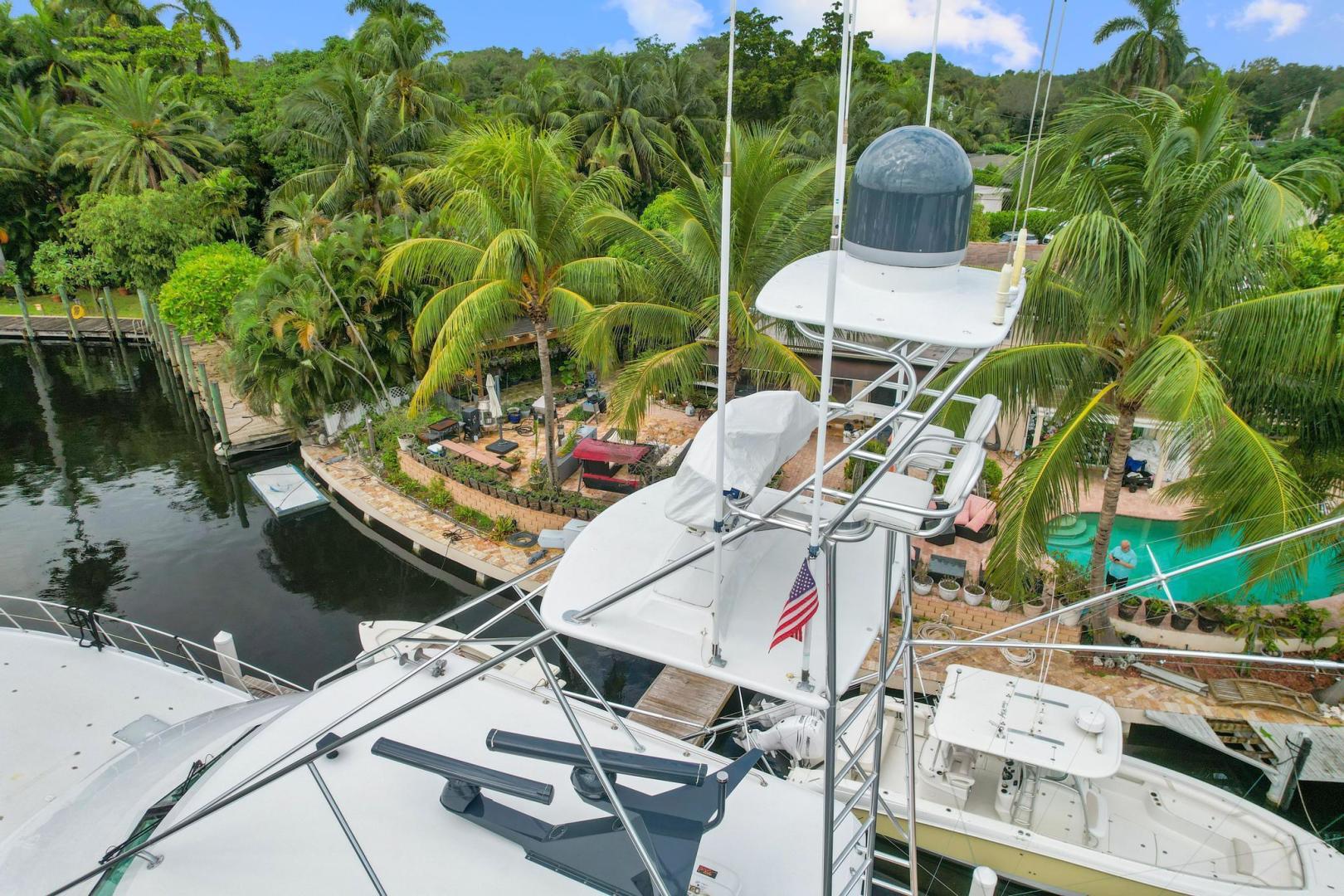 1998 Hatteras 82 Convertible - Image 11
