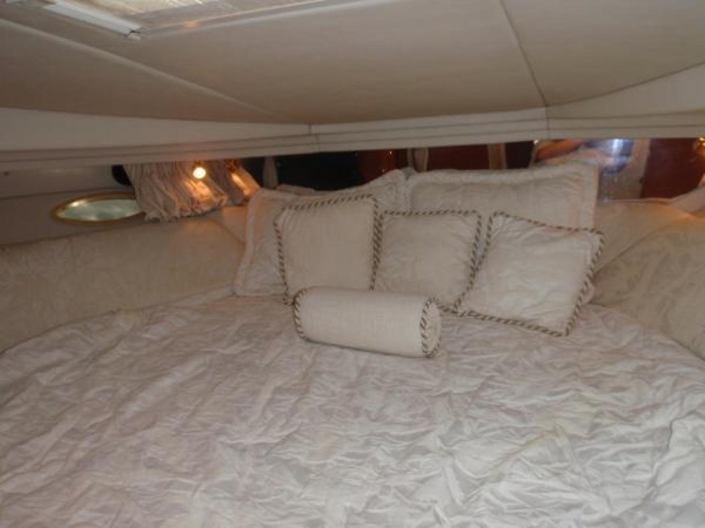 1999 Sea Ray Express Cruiser - Image 21