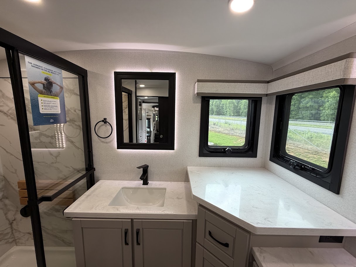 2026 JAYCO NORTH POINT 382FLRB - Image 65