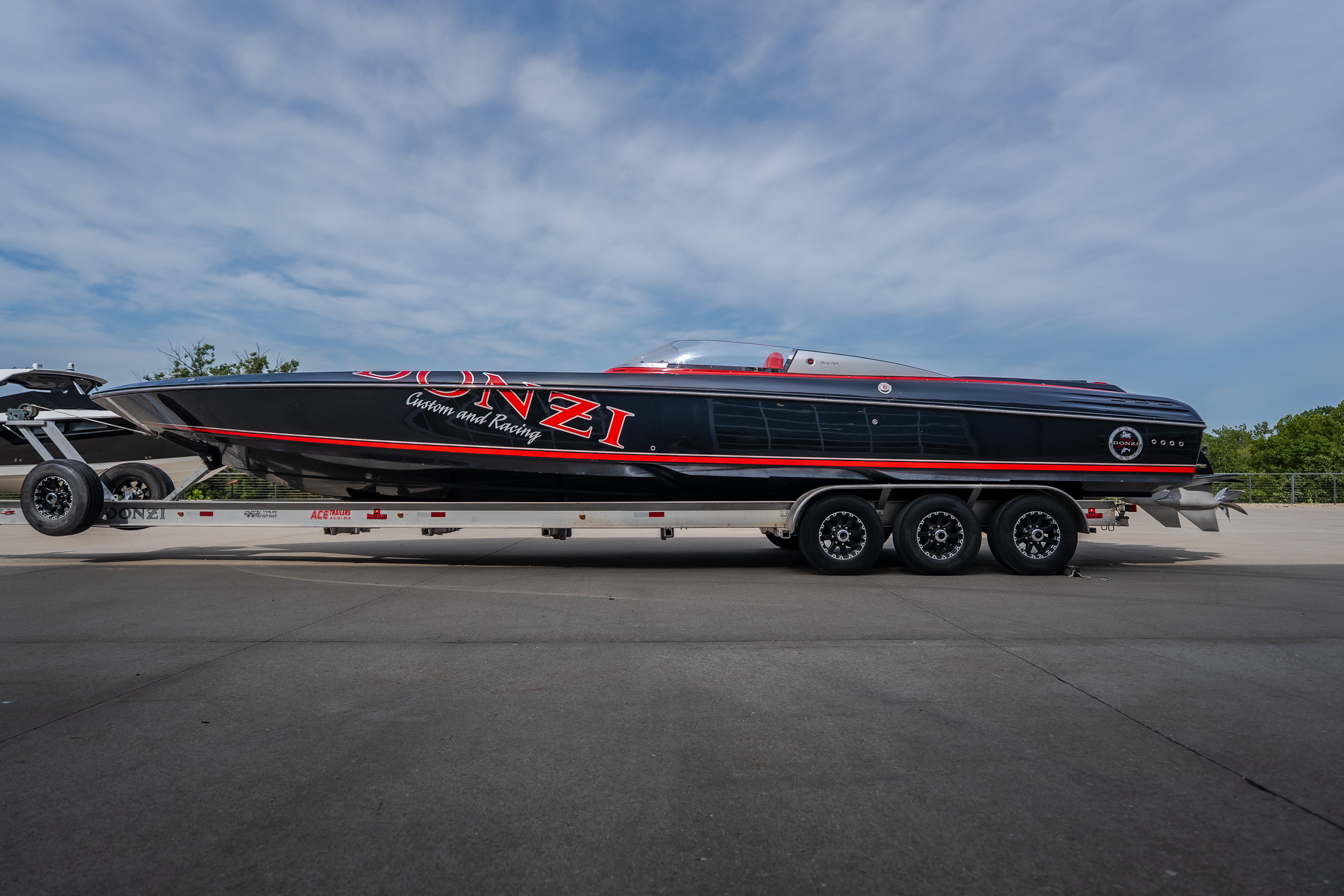 2009 Donzi 38 ZRC - Image 9