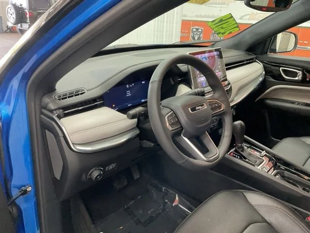 2024 Jeep Compass Utility 4D Limited 4WD - Image 12