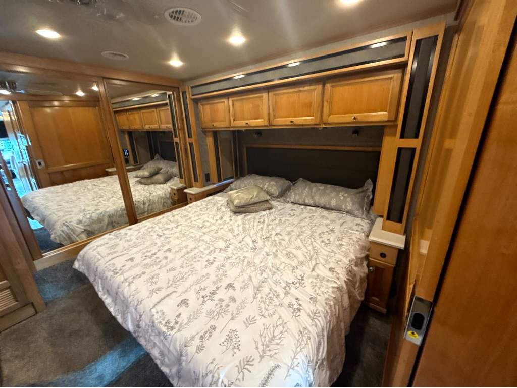 2021 TIFFIN ALLEGRO RED 33 AA - Image 28