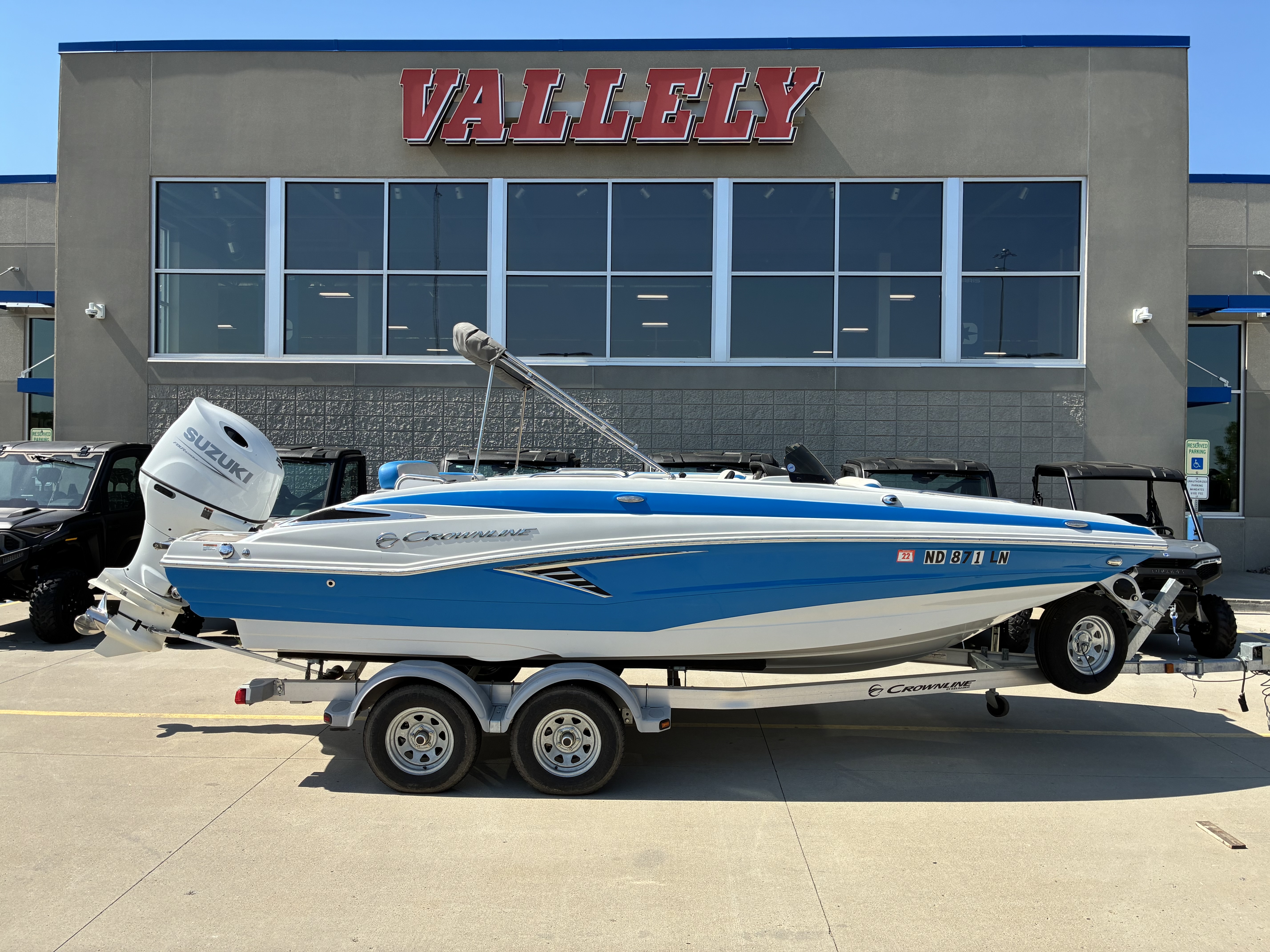 CROWNLINE E 205XS - Image 1