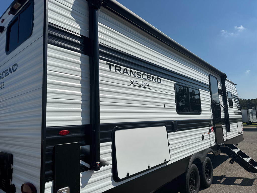 2027 GRAND DESIGN TRANSCEND 26BHX - Image 17