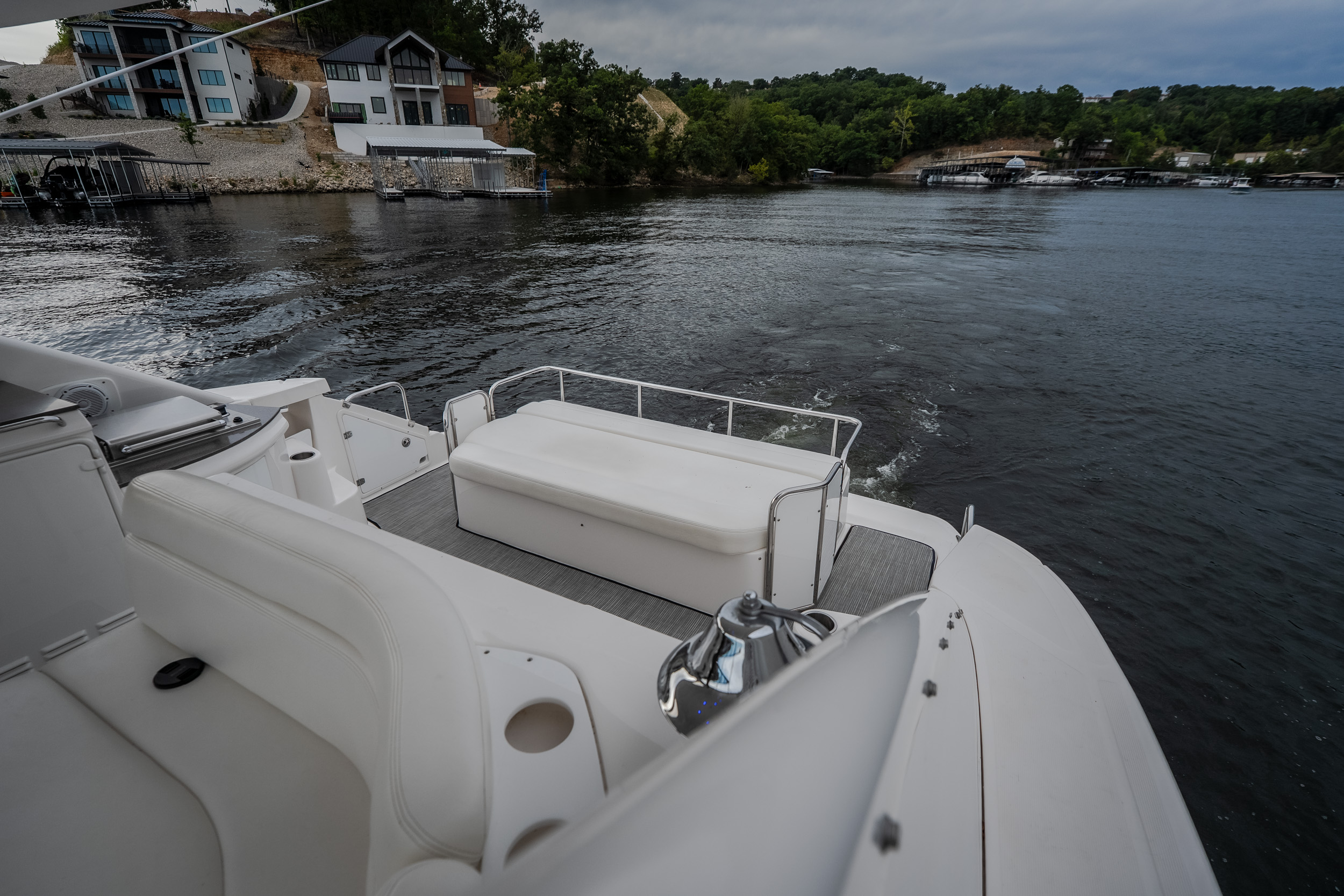 2009 Regal 4460 Express Cruiser - Image 18