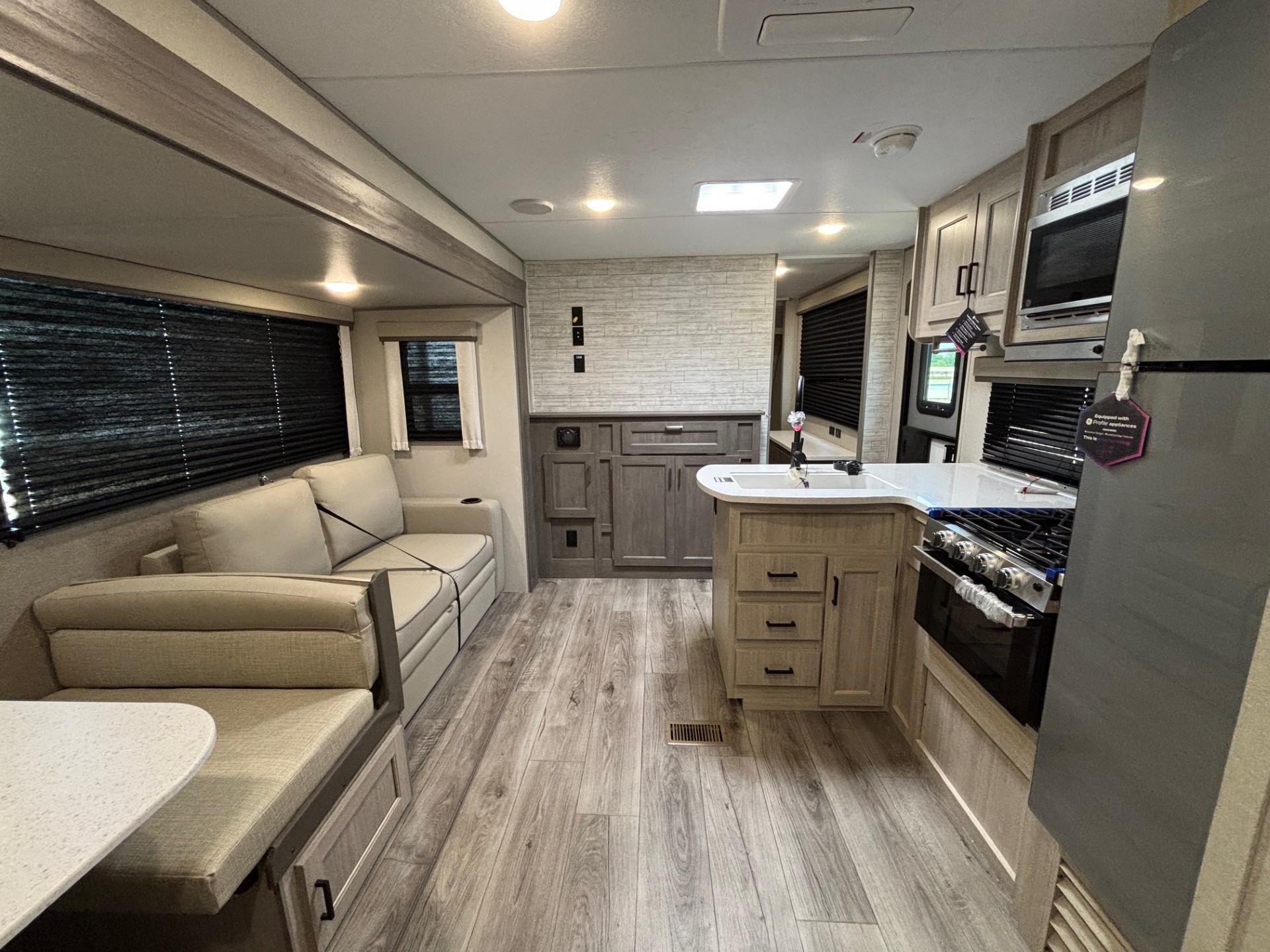 2026 Coachmen Catalina Legacy Edition 343BHTS - Image 13
