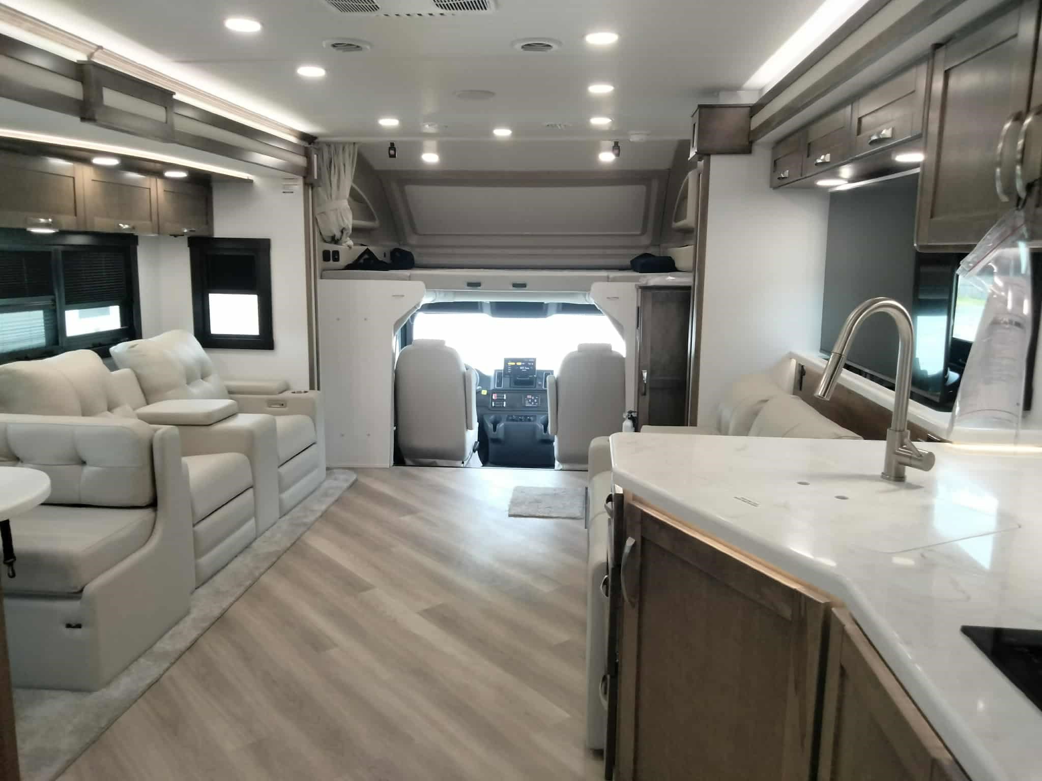 2026 ENTEGRA COACH ACCOLADE 37M - Image 16