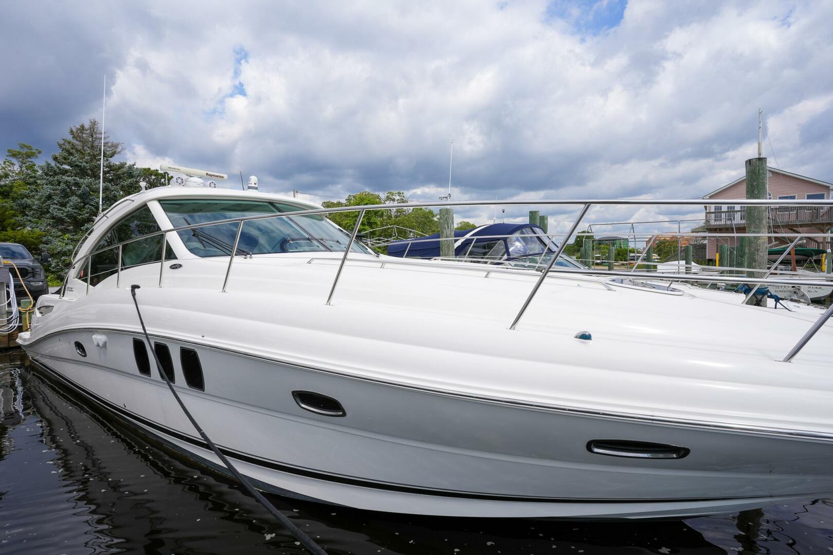 2010 Sea Ray 500 Sundancer - Image 2