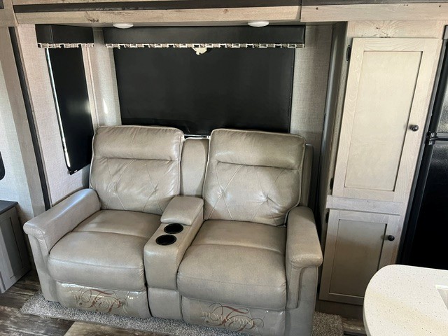 2020 Keystone Outback 330RL - Image 8