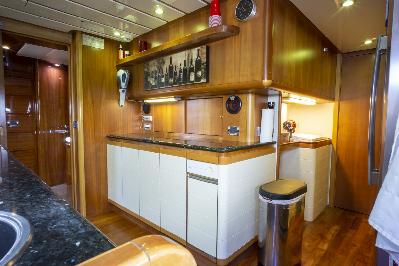 2000 Ferretti Yachts Custom Line 94 - Image 18