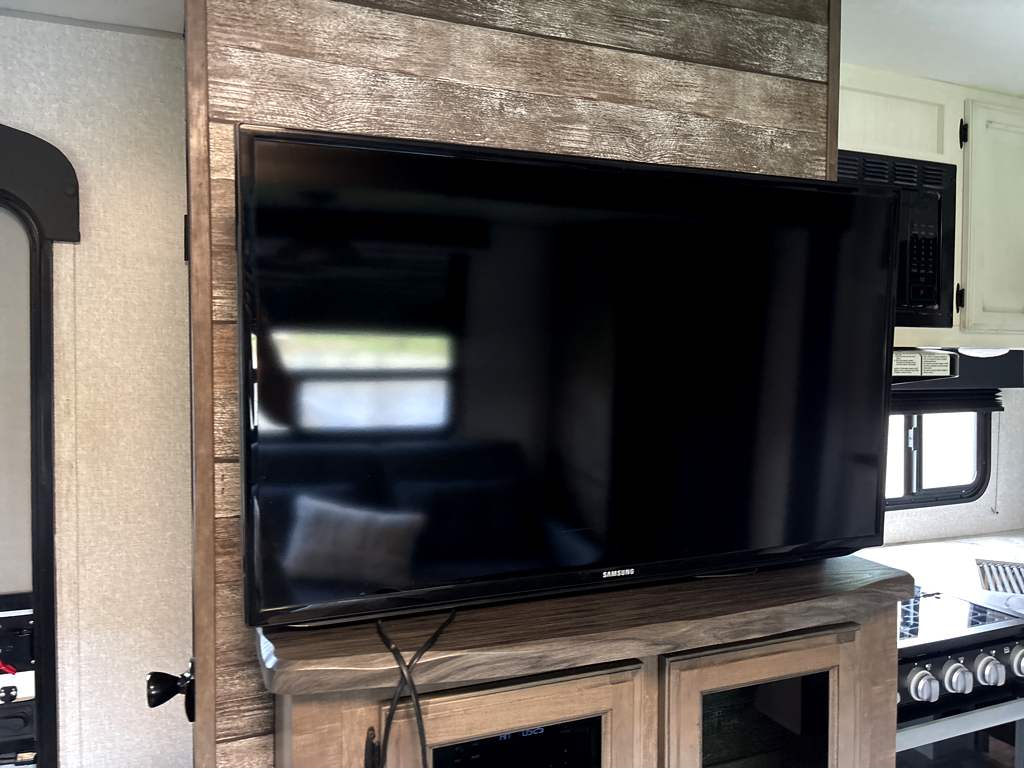 2022 VENTURE RV SPORTTREK 241VMS - Image 11