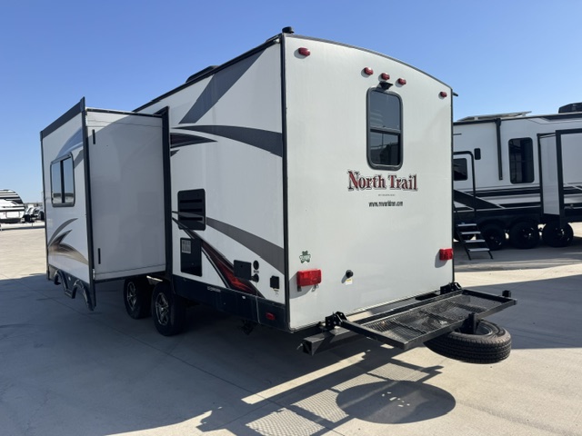 2018 HEARTLAND RV NORTH TRAIL 22FBS - Image 5