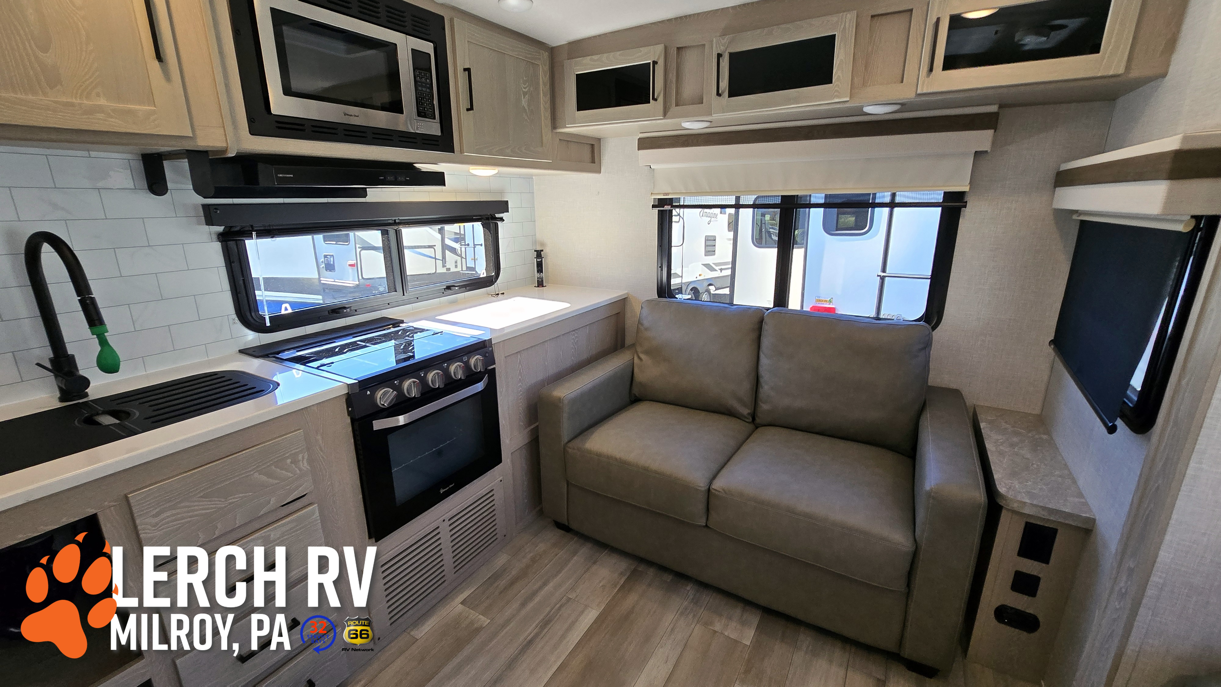2022 Forest River Rockwood Ultra Lite 2613BS - Image 11