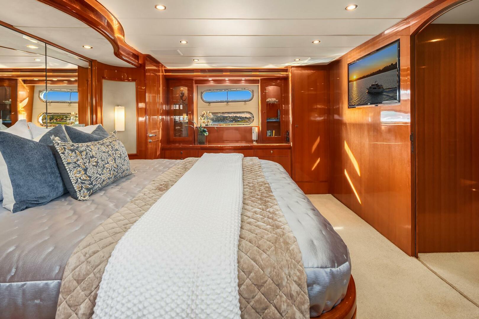 2014 Hampton 720 Skylounge LRC - Image 47