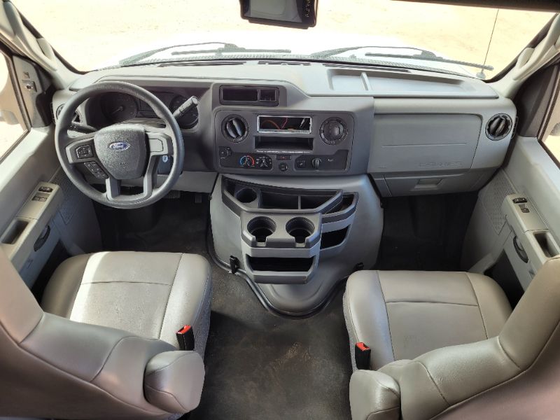 2023 Forest River Sunseeker 2550DS LE - Image 4