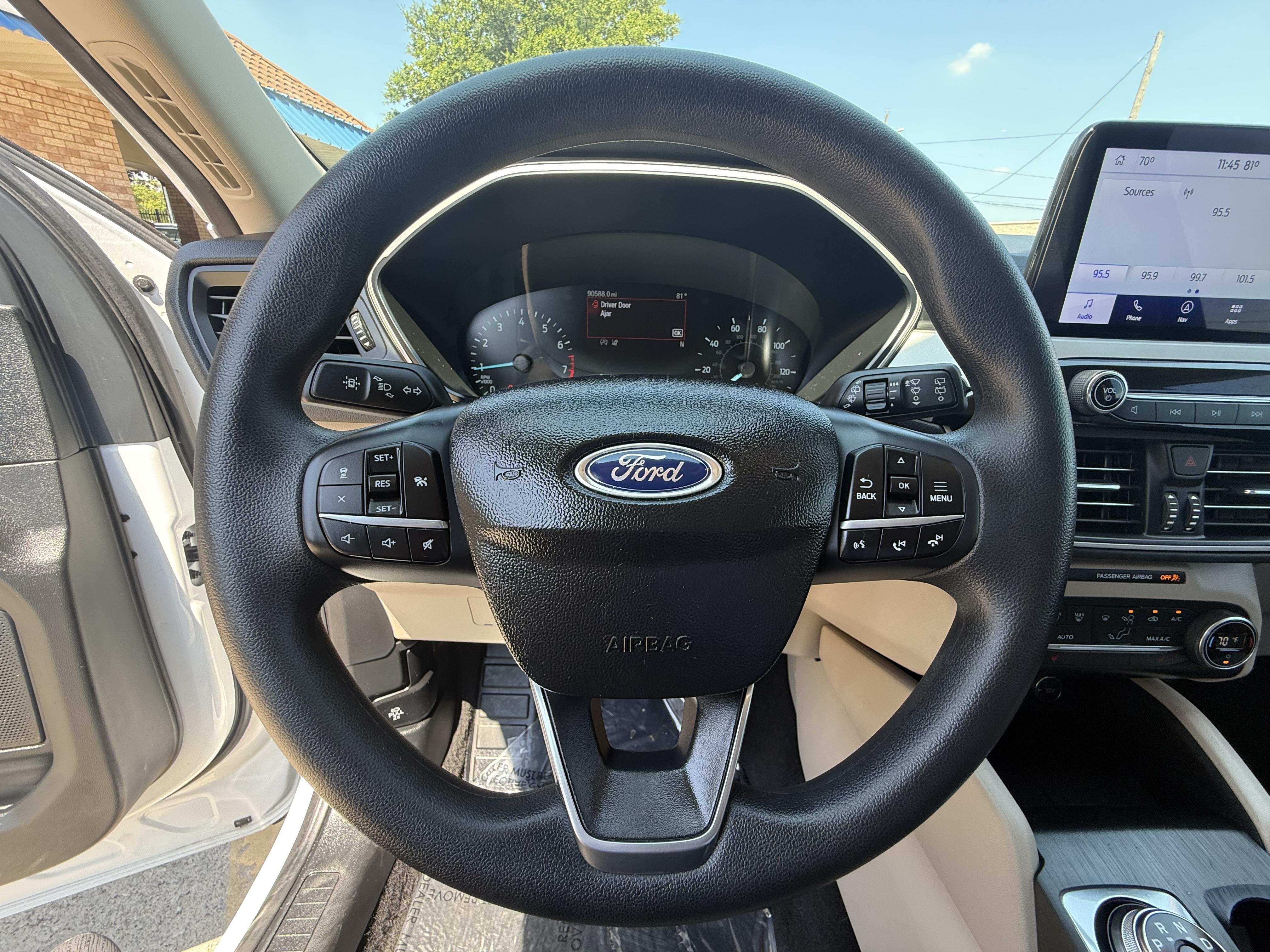 2020 Ford Escape Utility 4D SE 2WD - Image 21