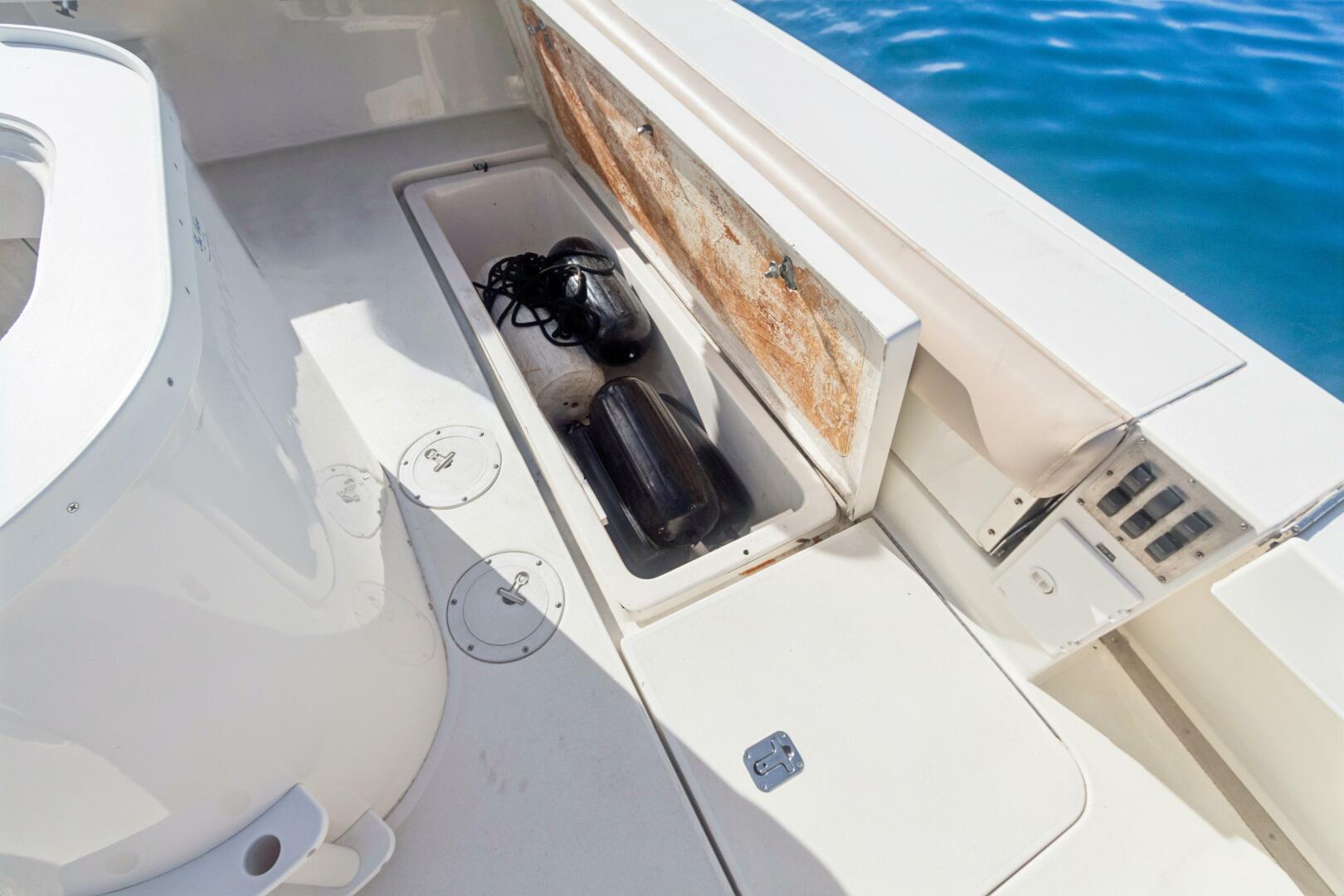2000 Sea Ray 370 Express Cruiser - Image 61