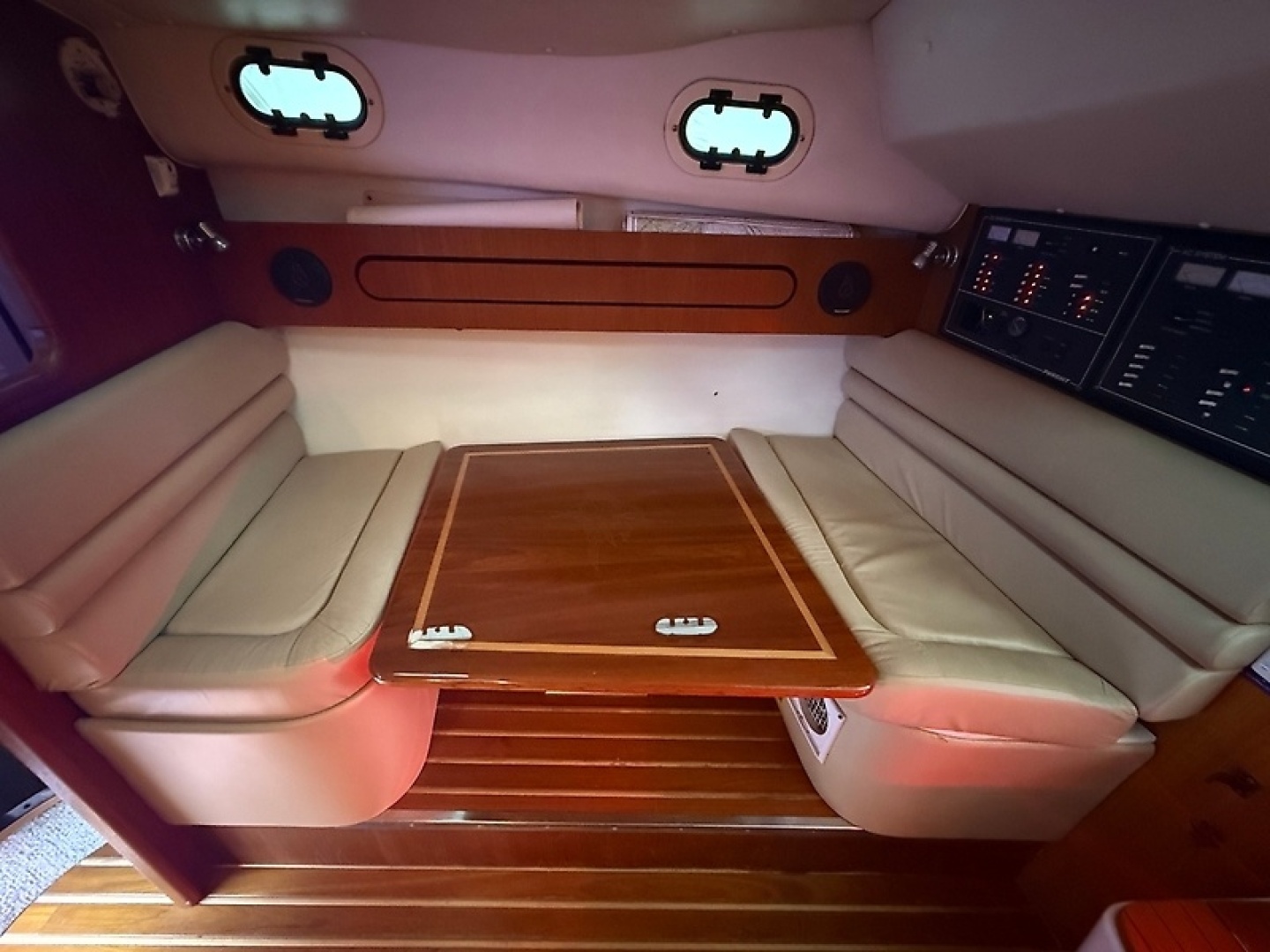 2003 Pursuit - Image 13