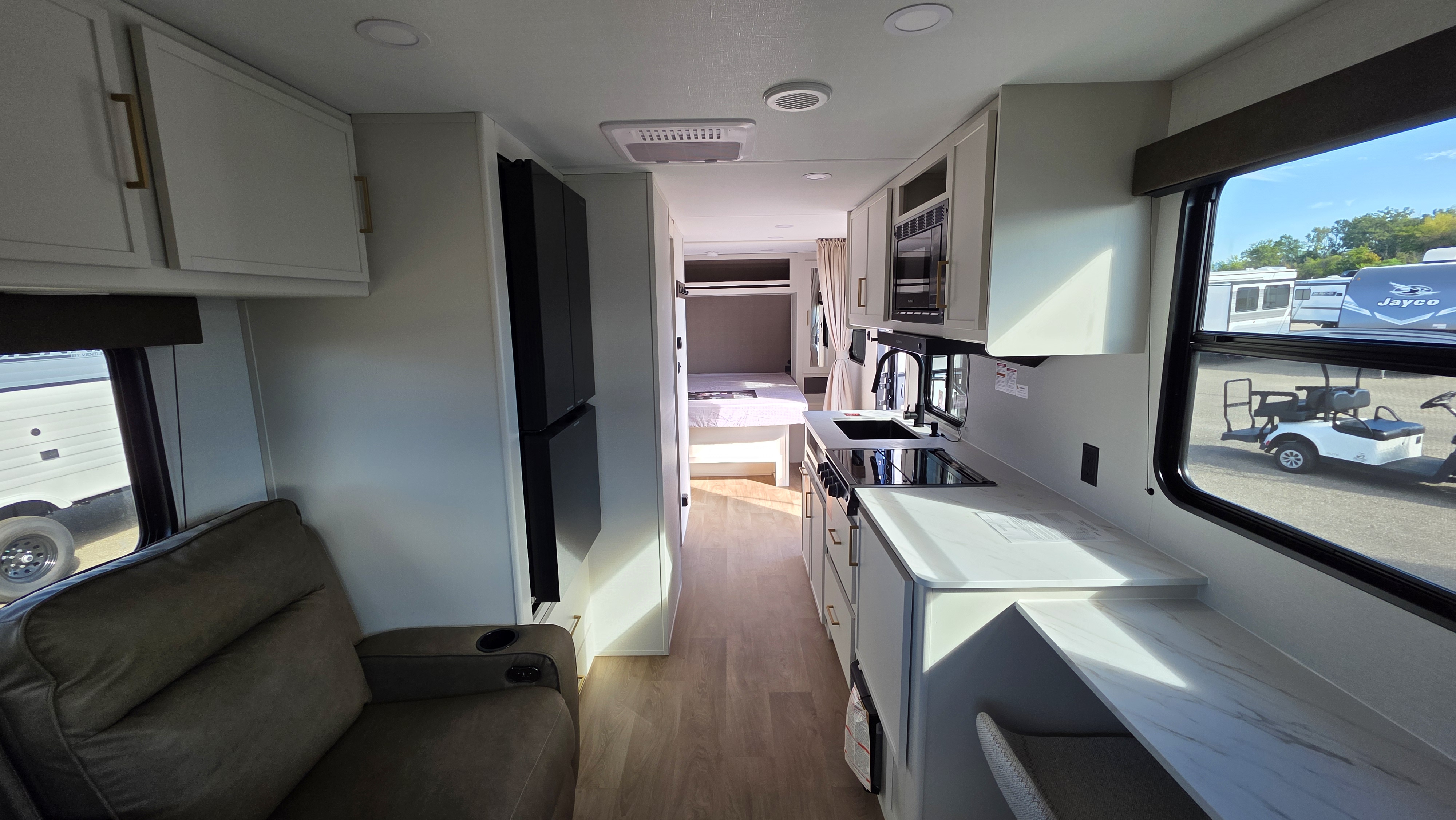 2027 GRAND DESIGN TRANSCEND 21RLX - Image 9