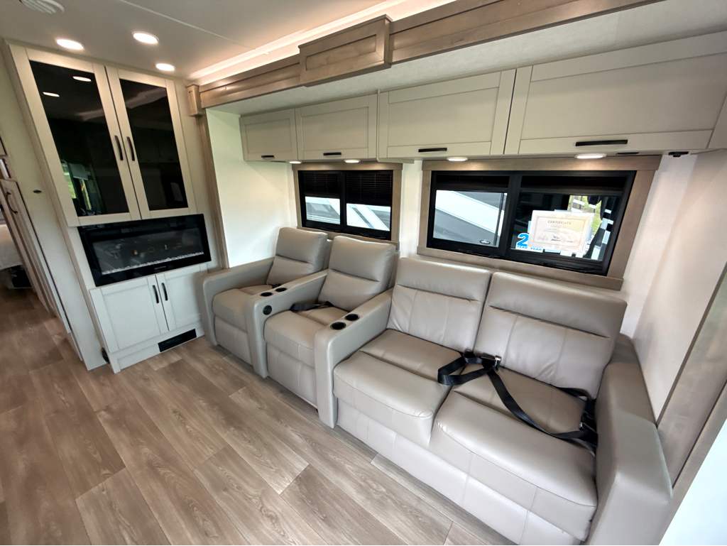 2027 JAYCO PRECEPT 36C - Image 12