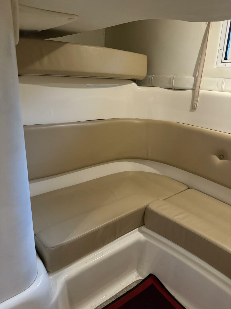 2003 Chris-Craft 328 Express Cruiser - Image 10