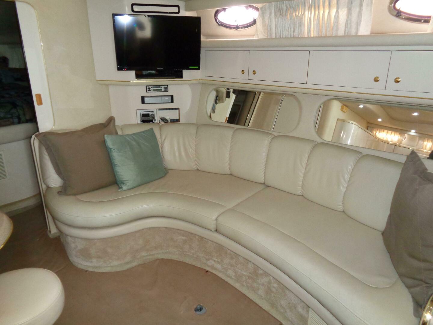 1997 Sea Ray 370 Sundancer - Image 16