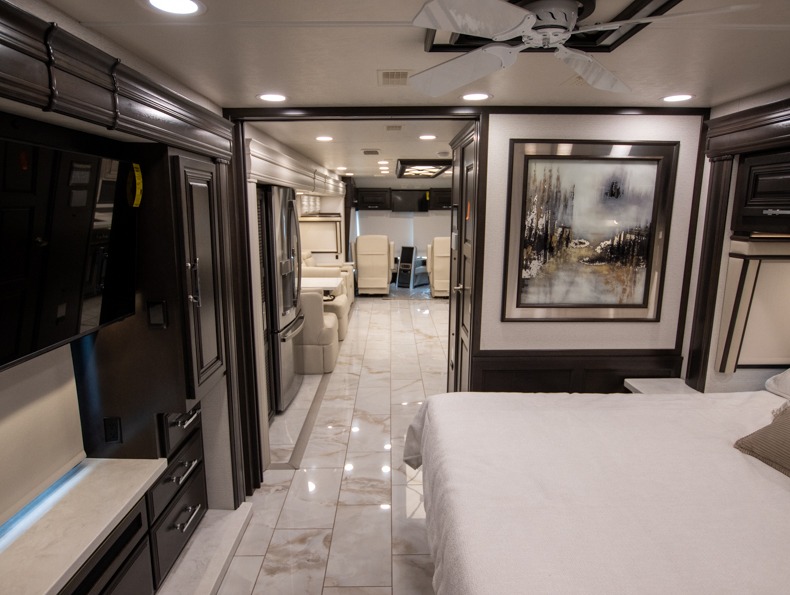 2026 Entegra Coach Anthem 44V - Image 30