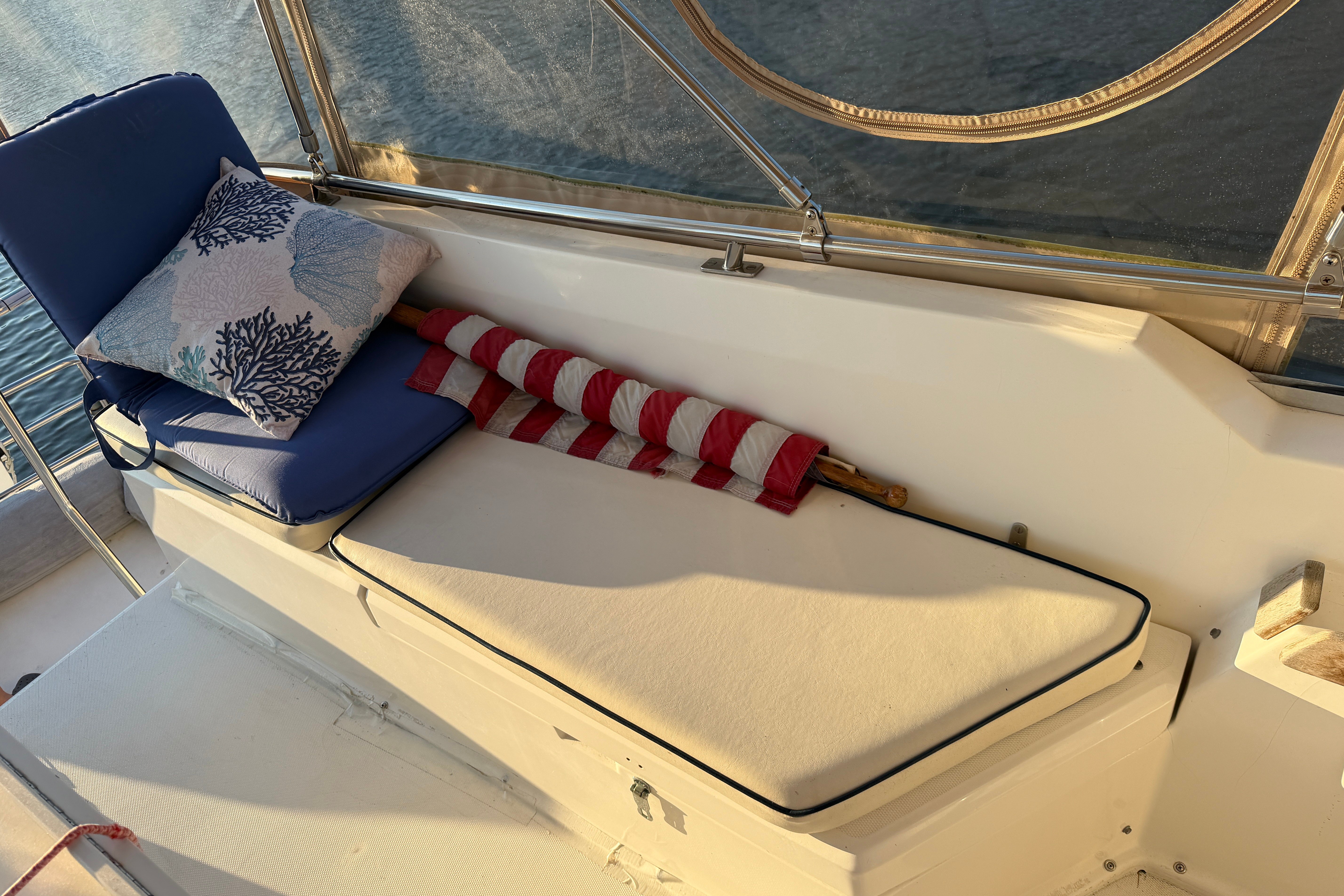 1998 Sabreline 36 AFT CABIN - Image 24