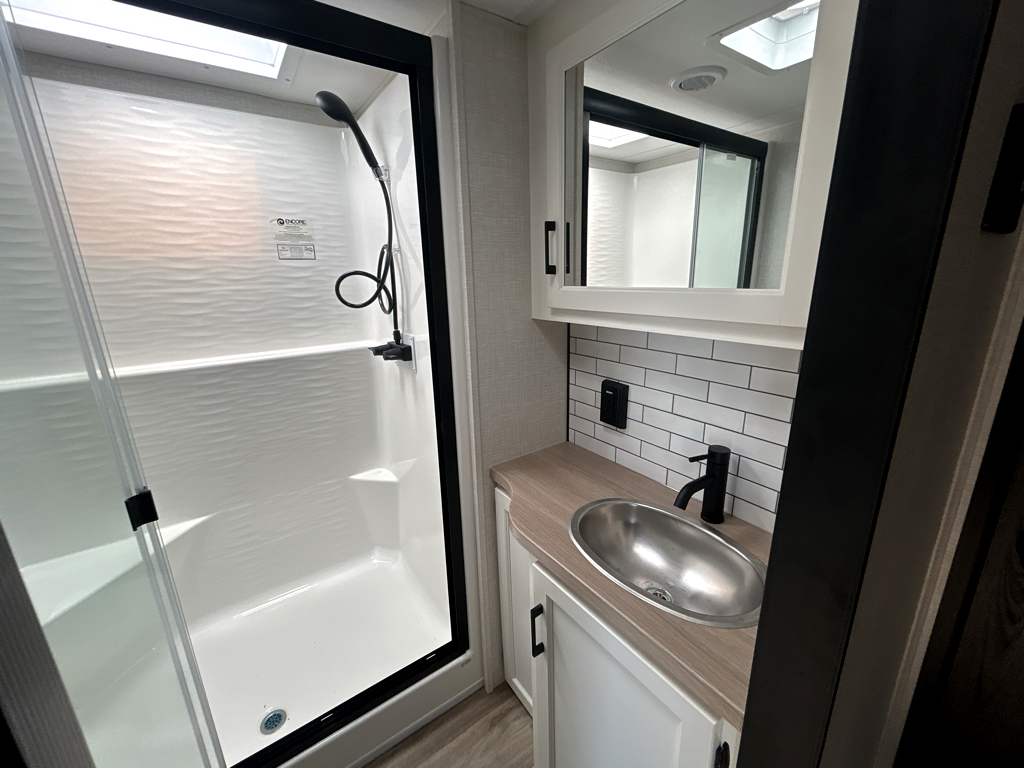2026 VENTURE RV SPORTTREK 353VRK - Image 16