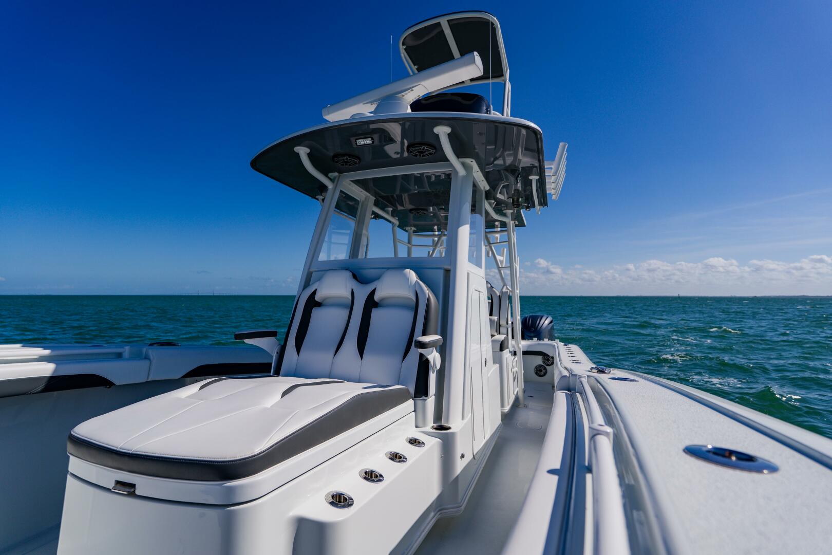 2025 Yellowfin 36 Offshore - Image 16