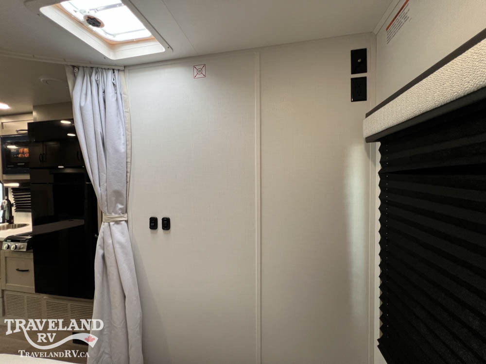 2027 Entegra Coach Odyssey SE 22C - Image 29