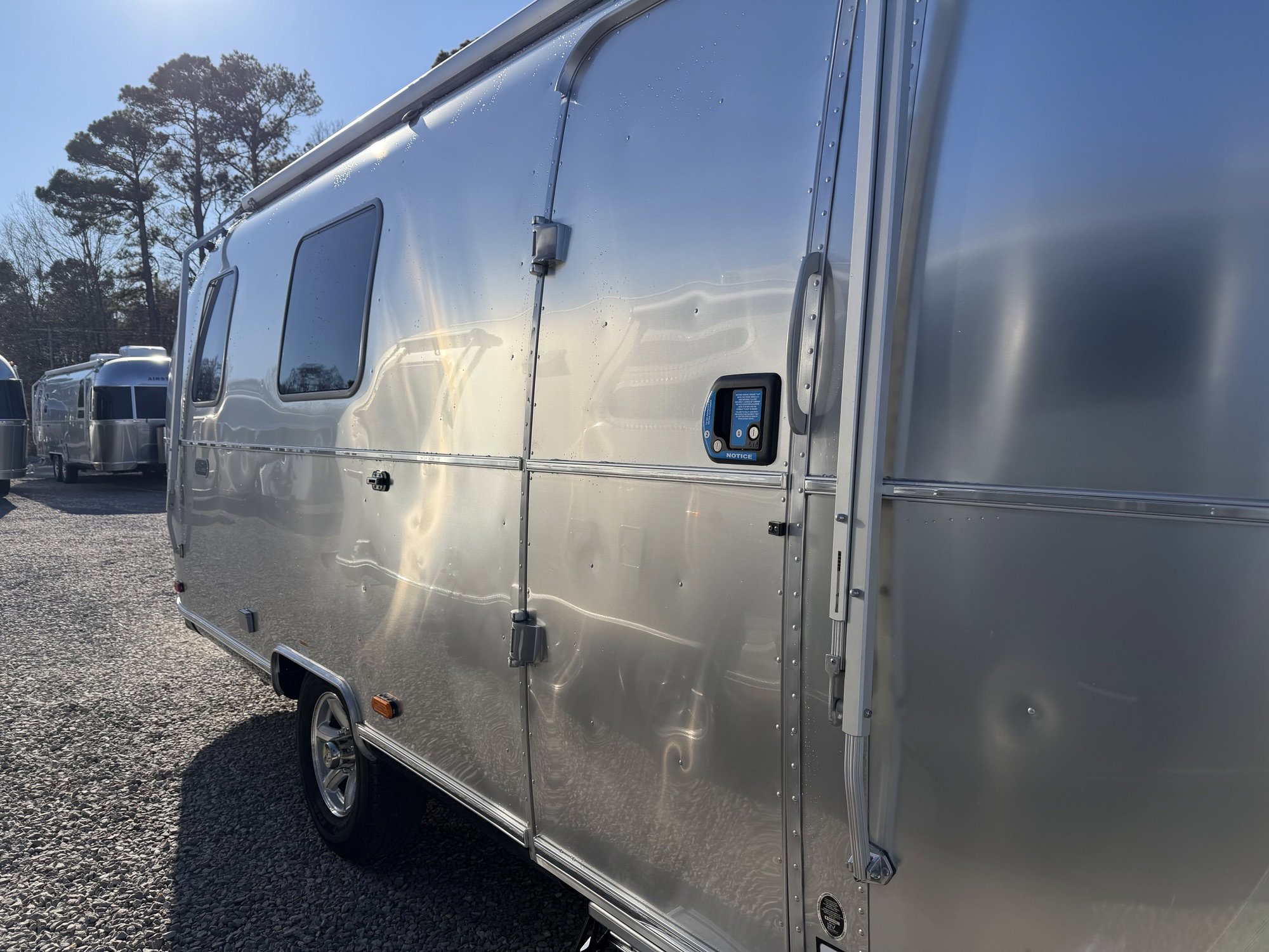 2026 AIRSTREAM WORLD TRAVELERUSA 22RB - Image 11