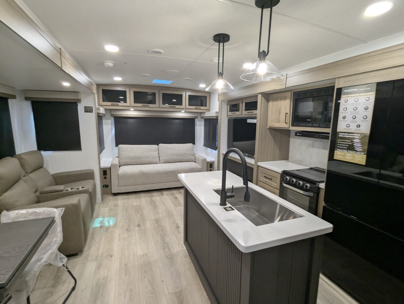 2027 Forest River Rockwood Ultra Lite 2916RL - Image 22