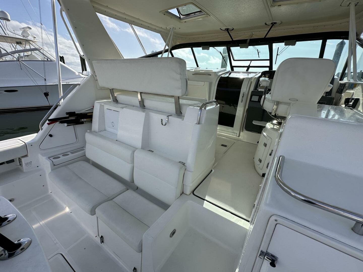 2001 Tiara Yachts 4300 Open - Image 10