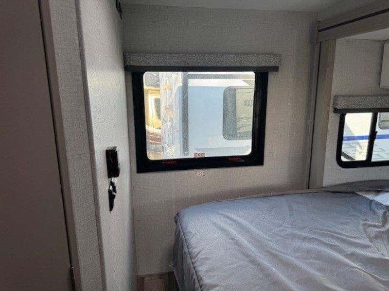 2026 Thor Motor Coach Four Winds Espec 22Z - Image 23