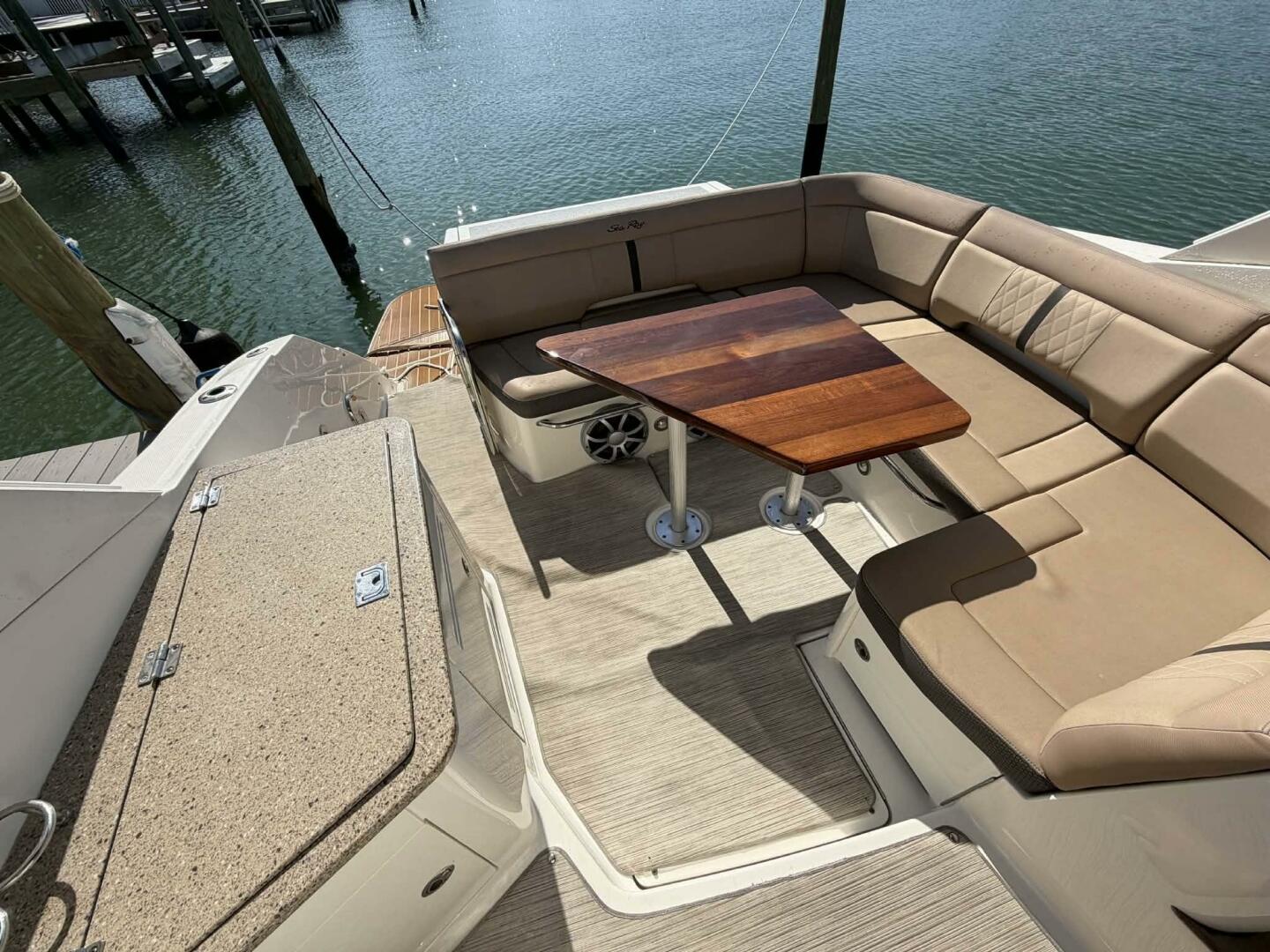 2016 Sea Ray 350 Sundancer - Image 24