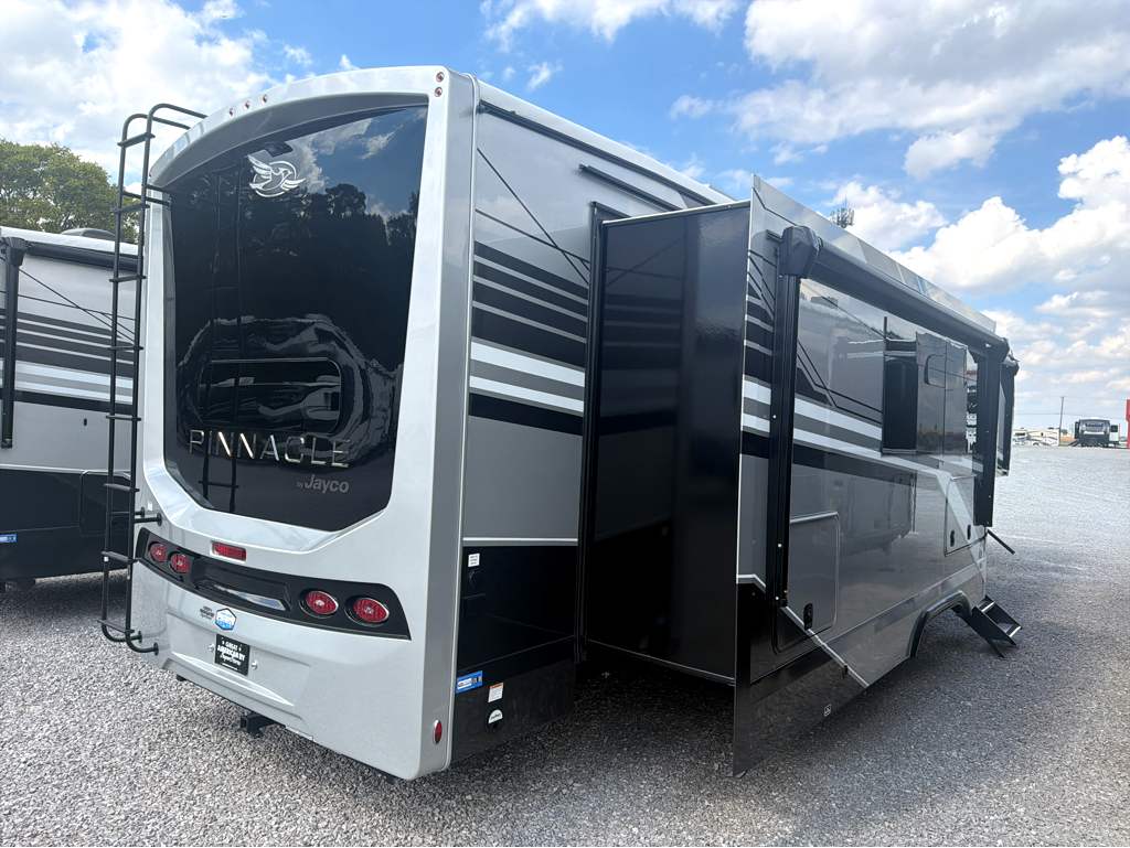 2027 JAYCO PINNACLE 38FBRK - Image 8