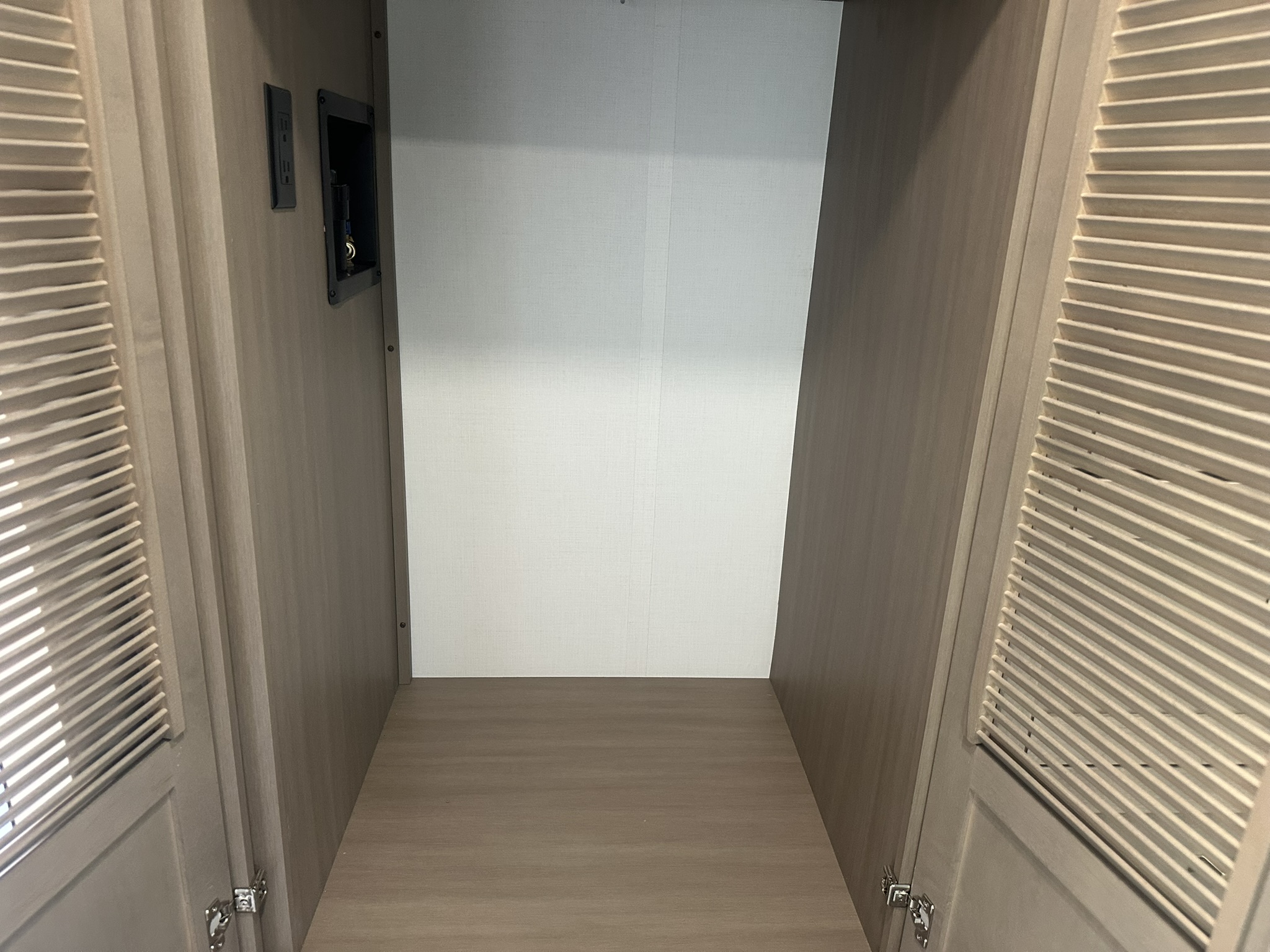 2027 JAYCO GREYHAWK 29MV - Image 38