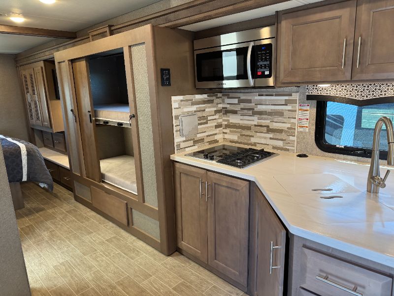 2022 Thor Motor Coach Omni RS36 - Image 9
