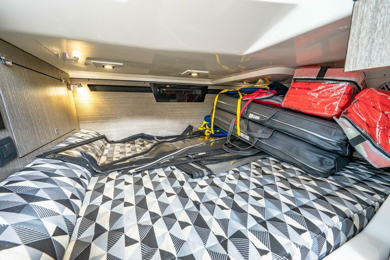 2023 Monterey 385SS - Image 30