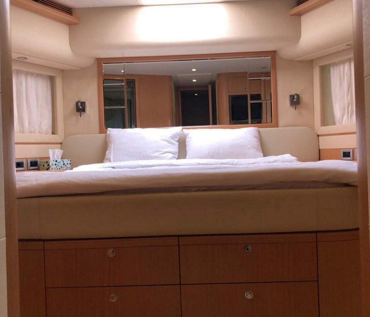2008 Ferretti Yachts 830 - Image 11