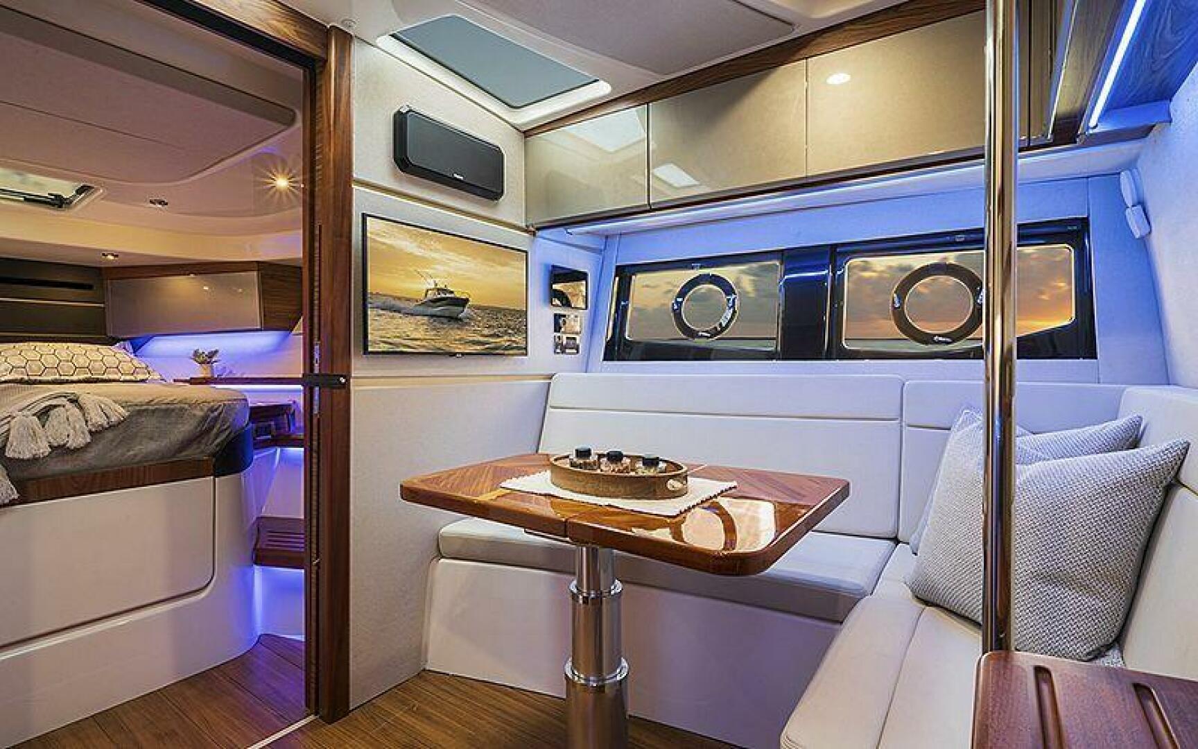 2021 Boston Whaler 405 Conquest - Image 33