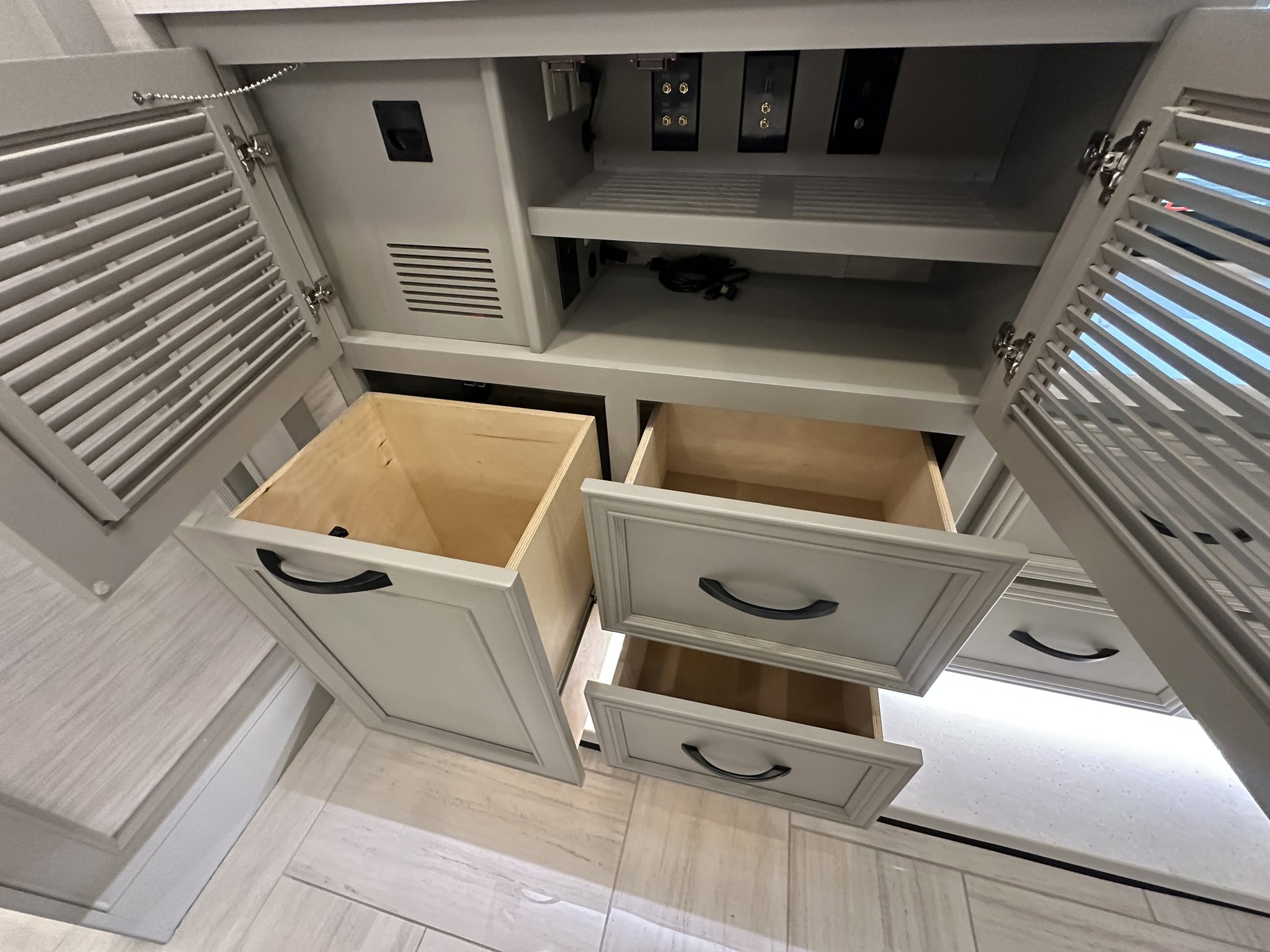 2026 TIFFIN PHAETON 40 IH - Image 51