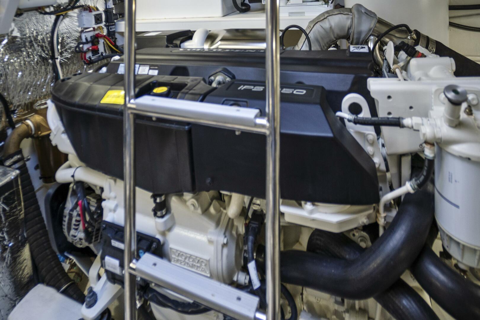 2019 Cruisers Yachts 54 Cantius - Image 51