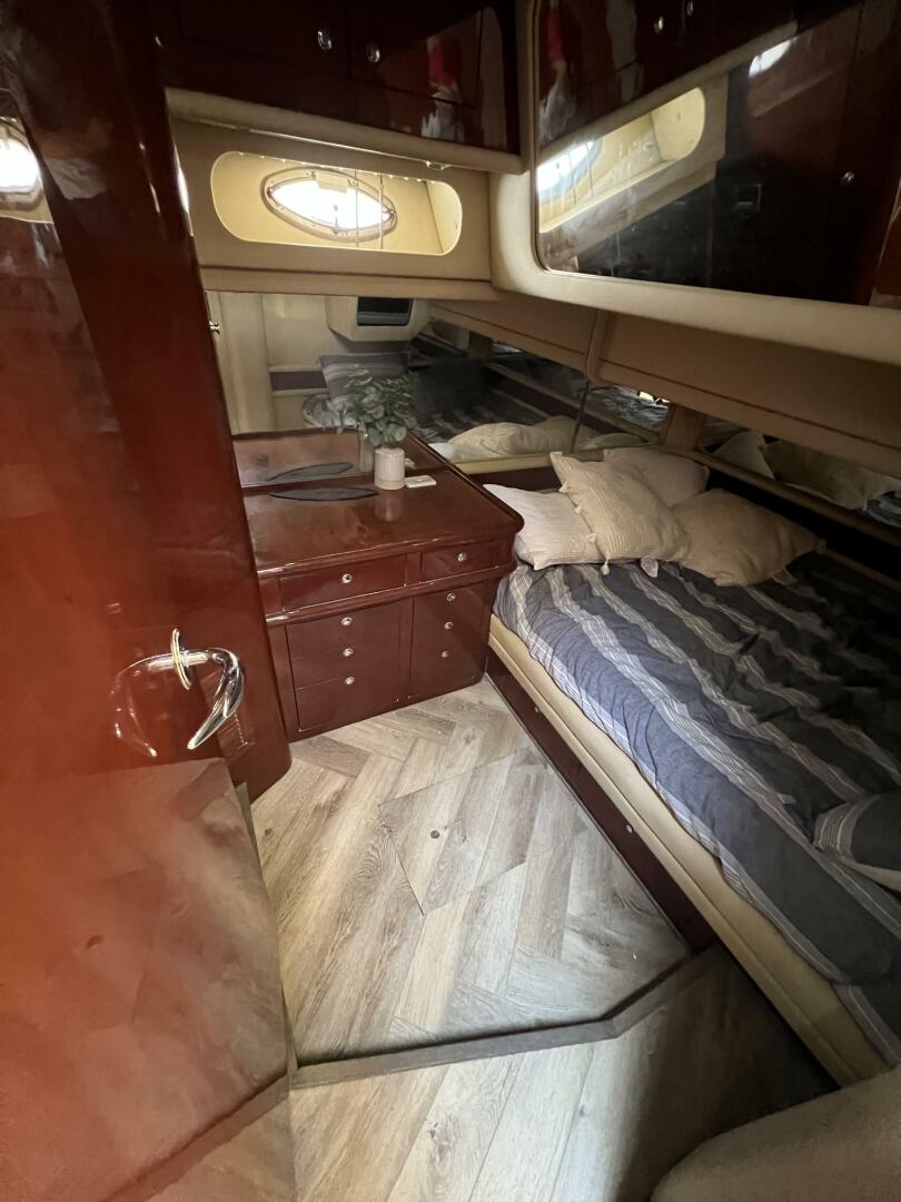 2002 Sea Ray 560 Sedan Cruiser - Image 40